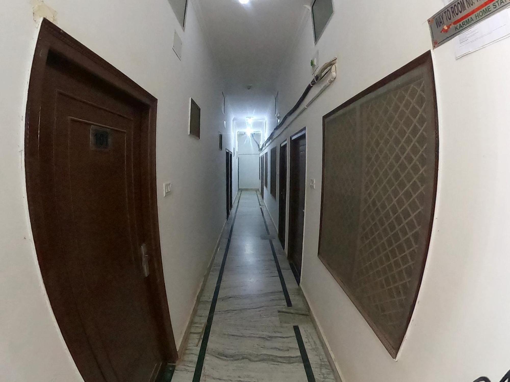 Karma Hostel Khadzsuráhó Kültér fotó