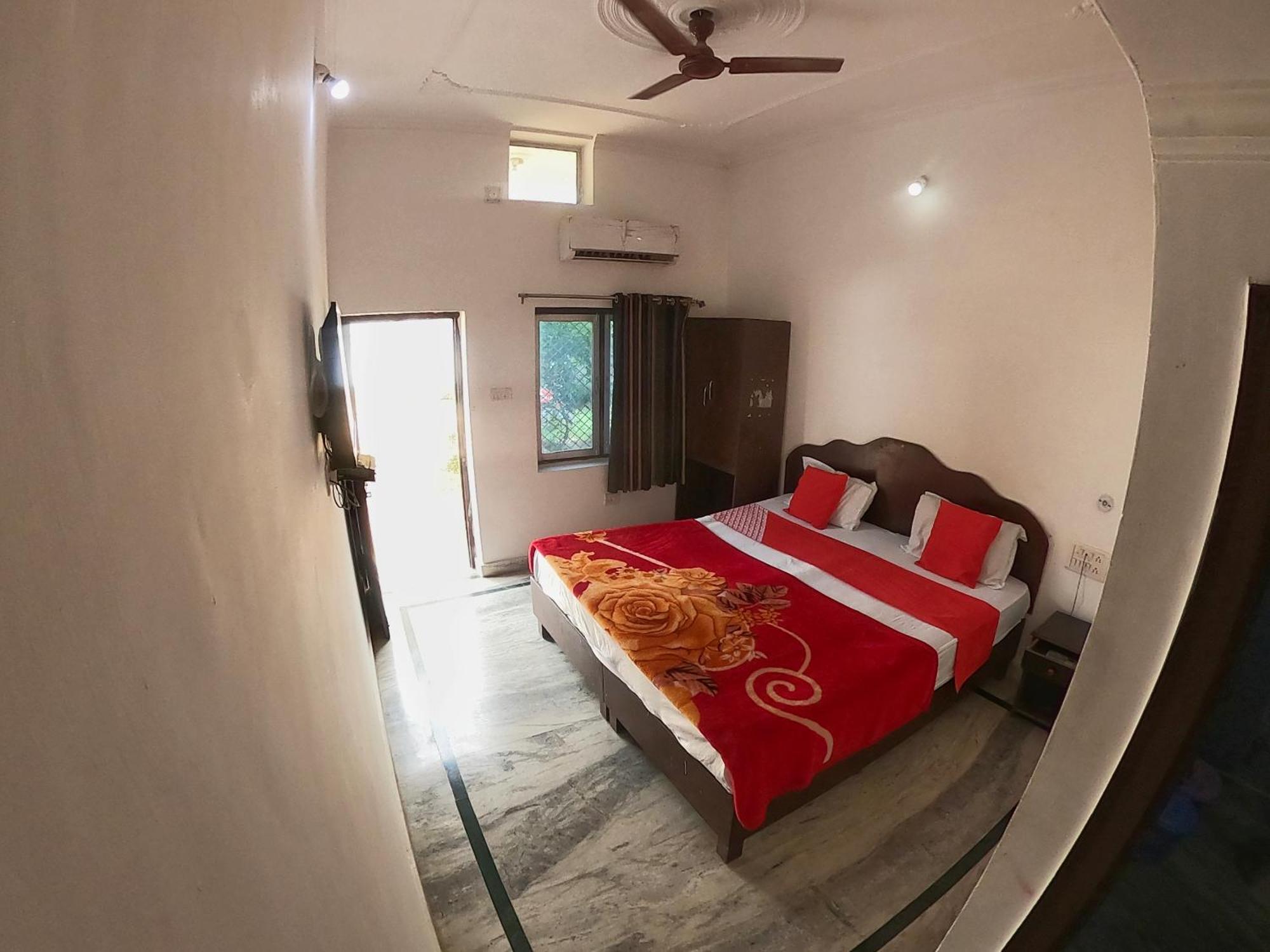Karma Hostel Khadzsuráhó Kültér fotó