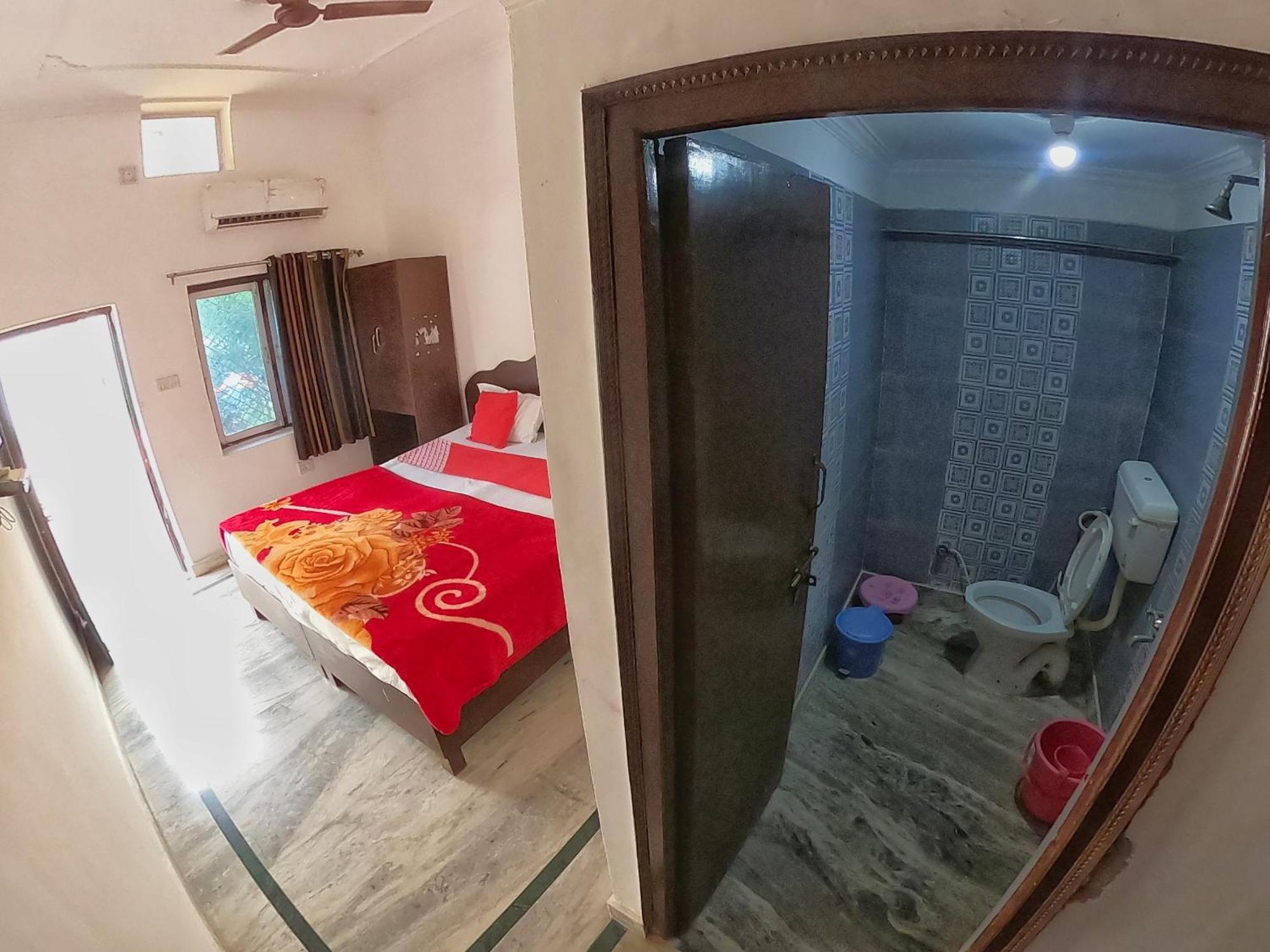 Karma Hostel Khadzsuráhó Kültér fotó