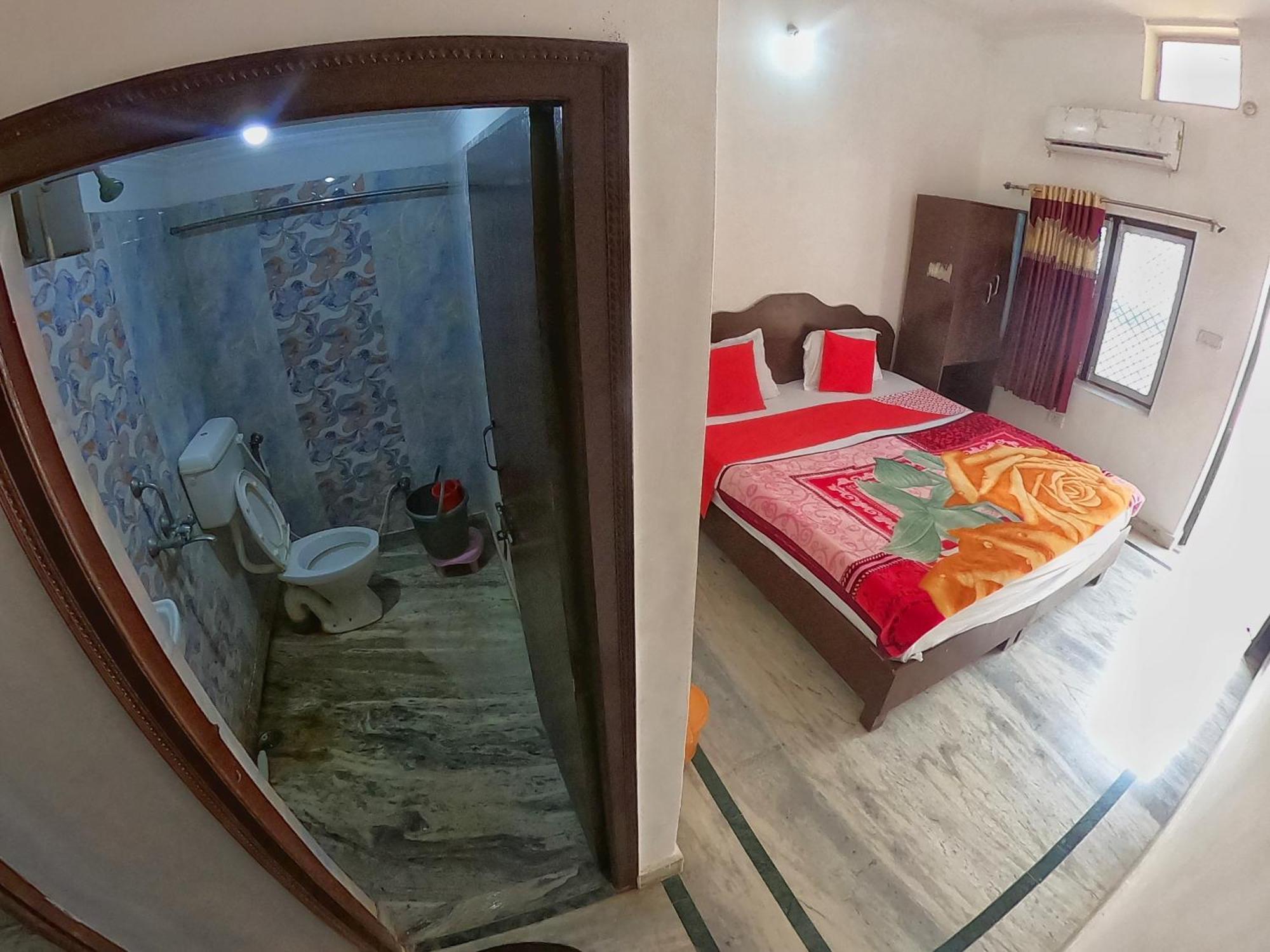 Karma Hostel Khadzsuráhó Kültér fotó